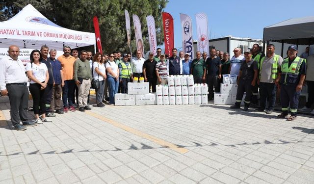 Hatay’da Akdeniz meyve sineğiyle mücadele kapsamında çiftçiler desteklendi
