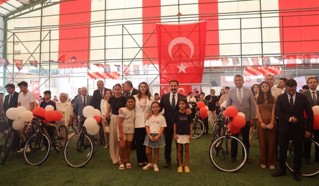 Yüreğimizdeki Işık projesi kapsamında hayırseverler, depremzede çocukların hayallerine tek tıkla ortak olabilecek