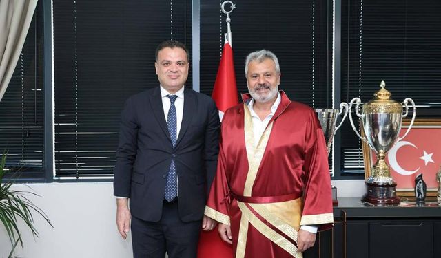 HBB Başkanı Öntürk Ahilik kaftanı giydi