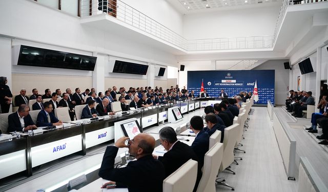 Bakan Kurum Hatay'da İncelemelerde bulundu