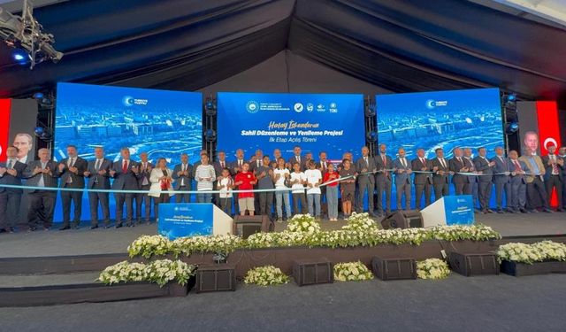 Bakan Kurum, 2025’in sonunda; 153 bini Hatay’ımızda olmak üzere 453 bininci evimizin anahtarını teslim edeceğiz