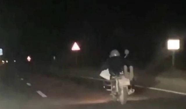 Motosikleti yüzüstü uzanarak kullanan sürücüye 5 bin 146 TL ceza