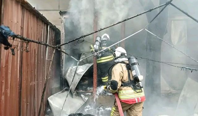 Alevlere teslim olan prefabrik yapı kullanılmaz hale geldi