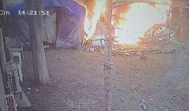 Arkadaşına kızıp çadırı yakınca prefabrik ofiste alevlere teslim oldu