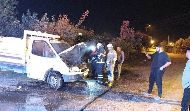 Dörtyol’da pikap yangını