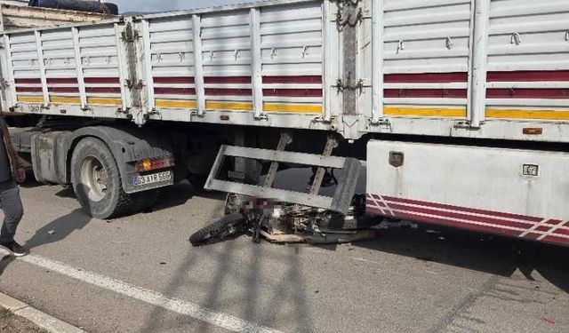 Tırla çarpışan motosikletin sürücüsü öldü