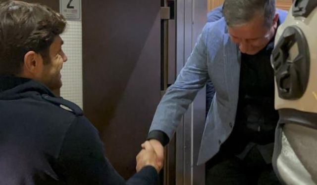 Asansörde mahsur kalan vatandaşları itfaiye kurtardı