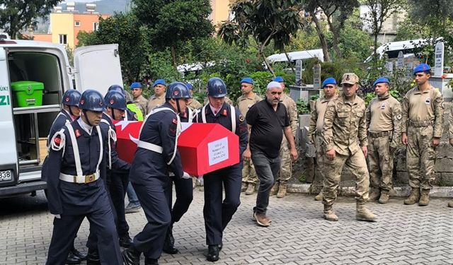 Kansere karşı mücadelesini kaybeden uzman çavuş son yolculuğuna uğurlandı