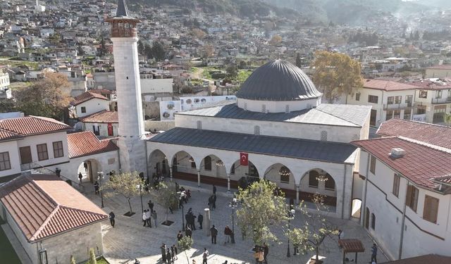 Habibi Neccar Camii, vatandaşların akınına uğruyor