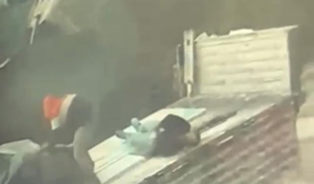 Tırdan yük indiren şahsı yıldırım çarptı