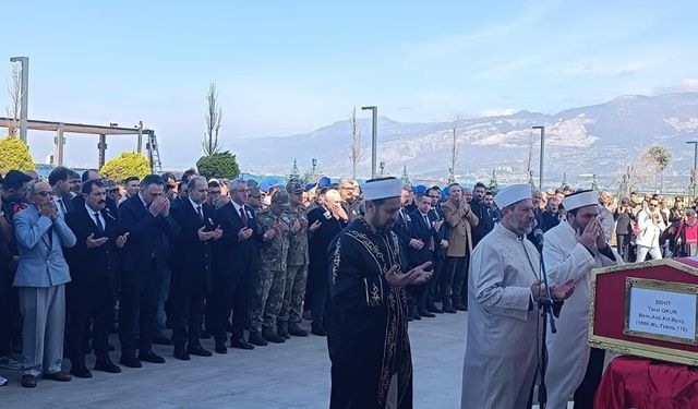 Hataylı şehit son yolculuğuna uğurlandı