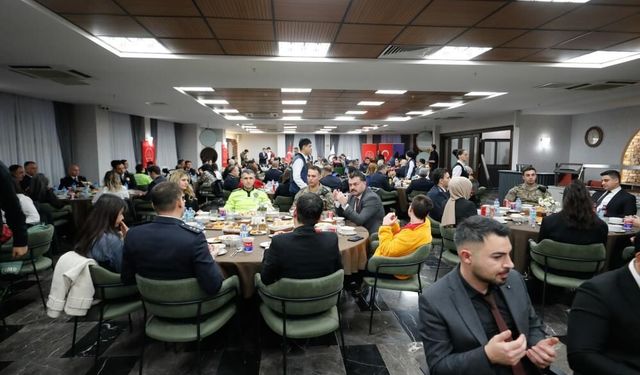 Vali Masatlı, polis teşkilatıyla iftar sofrasında bir araya geldi