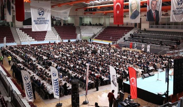 Hataylılar, Hatay Büyükşehir Belediyesi’nin iftar sofrasında buluştu