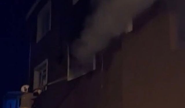 Altınözü'nde evden alevler yükseldi
