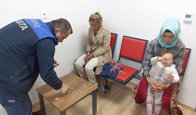 Zabıta operasyonuyla yakalanan dilencilerin üzerinde 4 bin TL'yi bulan para ele geçirildi