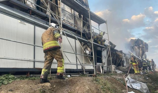 Konteyner yatakhane alevlere teslim oldu