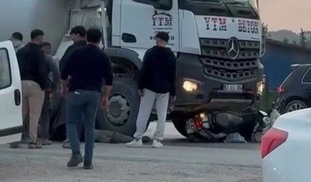 Beton mikseriyle çarpışan motosikletin sürücüsü yaralandı