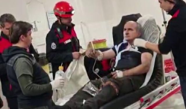 Göğüs boşluğuna demir saplanan hastanın ameliyatına itfaiye girdi