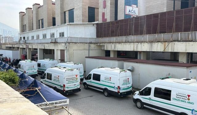 Okul saldırısında hayatını kaybedenlerin cenazeleri ailelerine teslim edilmeye başlandı