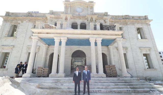 Tarihi valilik binasında restorasyon çalışmaları sürüyor