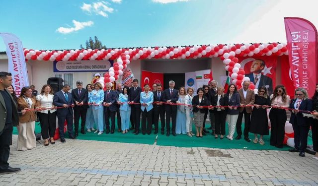 depremin ardından inşa edilen 232'inci okulun açılışı gerçekleştirildi