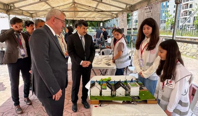 İskenderun'da TÜBİTAK bilim fuarı