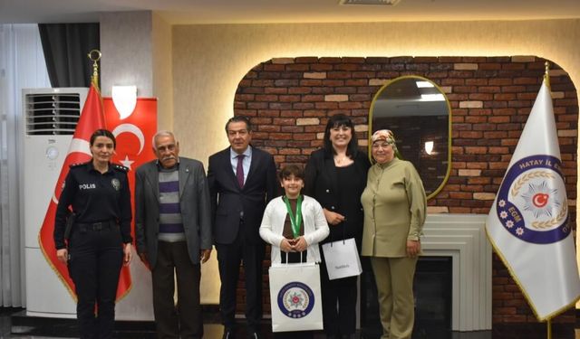 Şehit kızı polis teşkilatına gurur yaşattı