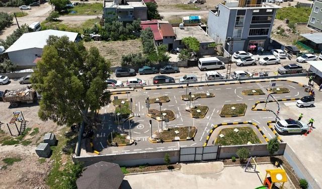 Öğrenciler trafik kurallarını bilgilendirme pistinde öğrenecek