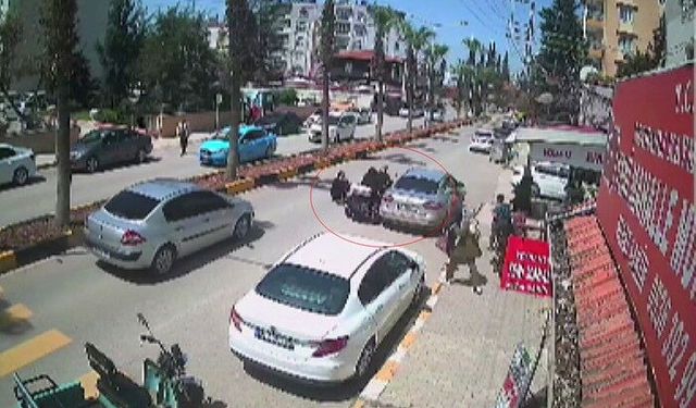 2 kişi, sürücünün dikkatiyle ezilmekten kurtuldu