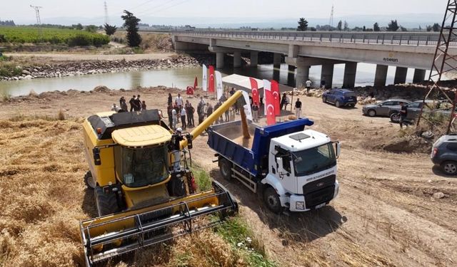 Hatay’da "her tohum bir gıda" projesinde ekilen buğday hasat edildi