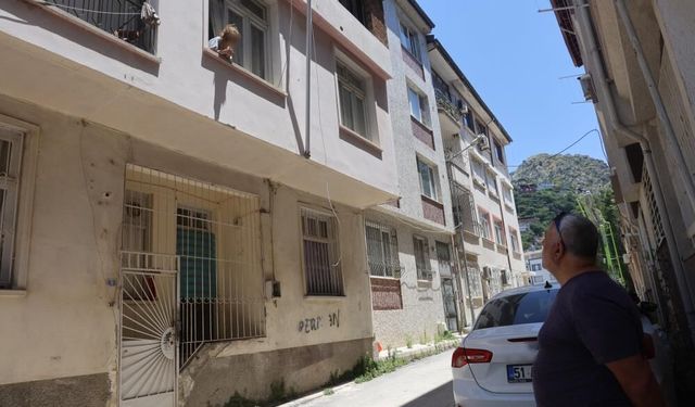 👩‍🦳 Alzaymır hastası yaşlı kadının bağrışları mahallenin vicdanını sızlatıyor