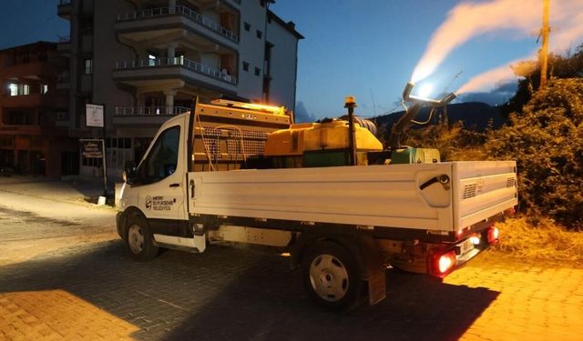 Hatay Büyükşehir Belediyesi il genelinde ilaçlama çalışmalarına aralıksız devam ediyor