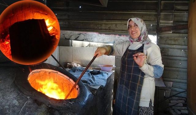 Ekmek parası için kavurucu sıcakta tandırda ekmek pişiriyorlar