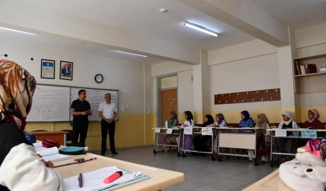 Dörtyol’da yaz kuran kurslarına çocuklardan ilgi