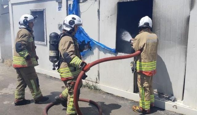Antakya'da konteynerden alevler yükseldi
