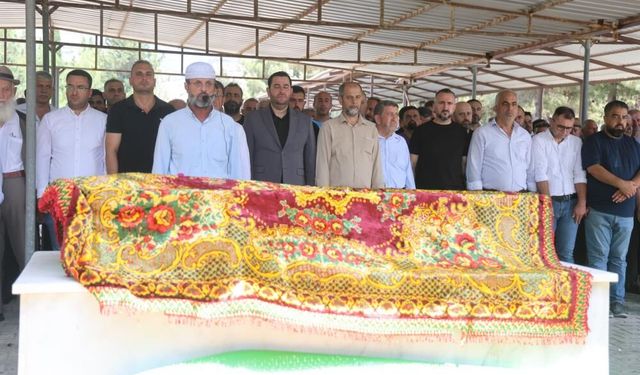 Suudi Arabistan'da yangında ölen 4 Hataylı memleketlerinde toprağa verildi