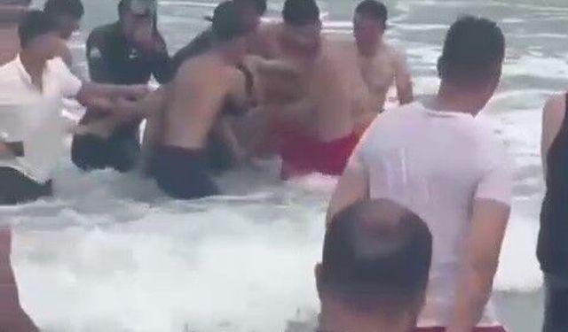 Uyarılara aldırış etmeyen 17 yaşındaki genç dalgalara kapılarak öldü