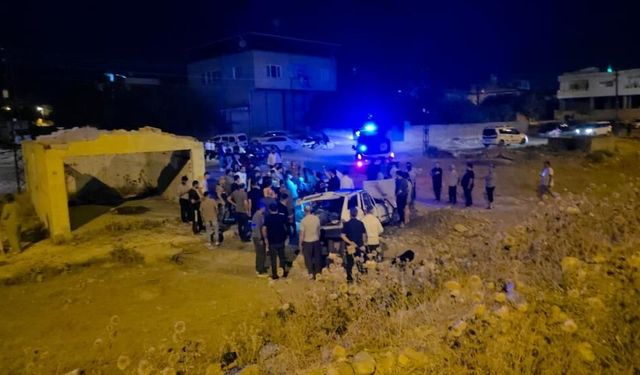 Tır sürücüsü metrelerce fren yapsa da 5 kişinin yaralandığı kazayı önleyemedi
