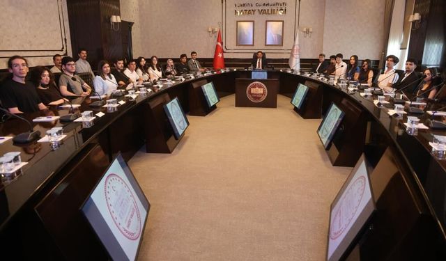Hatay'da 8 öğrenci LGS'de birinci oldu, 25 öğrenci YKS'de ilk binde yer aldı
