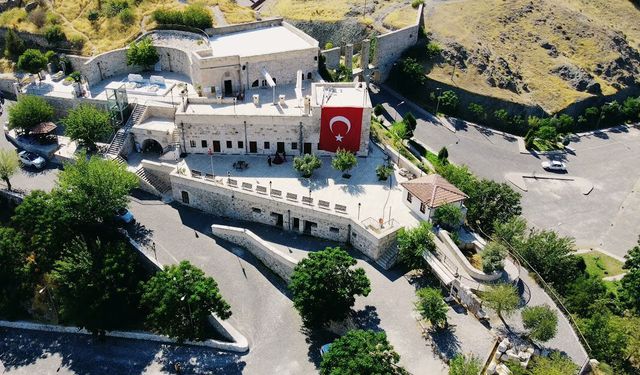 Bâyezid-i Bistami Türbesi Kapılarını Yeniden Açıyor