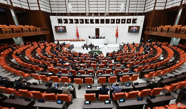 Mecliste CHP istifaları sonrası sandalye dağılımı değişti