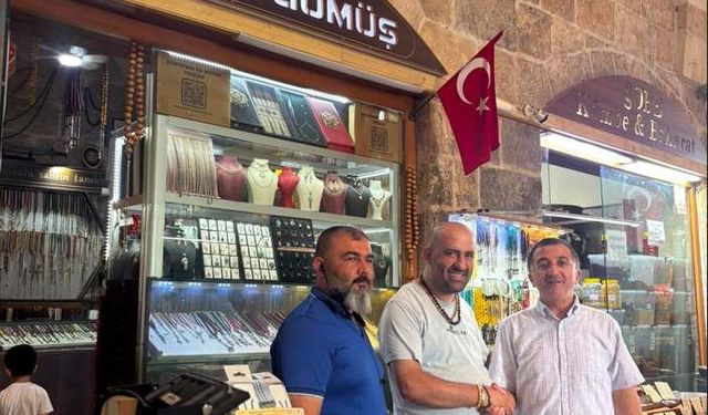 Saadet Partisi Payas İlçe Başkanı Ramazan Öksüz, Aşure İkramına Katıldı