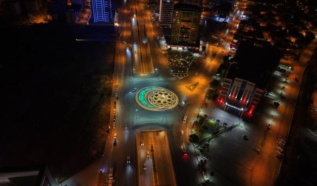 İskenderun Adliye Kavşağı yenilenen yüzüyle şehrin simge noktalarından biri oldu
