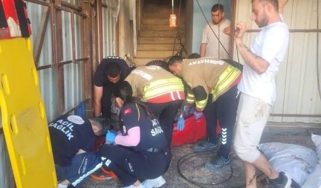 Antakya’da yük asansörü düştü: 1 yaralı