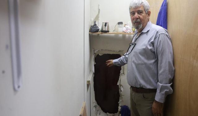 Terzinin duvarını delip kuyumcuya giren acemi hırsızlar, elleri boş döndüler