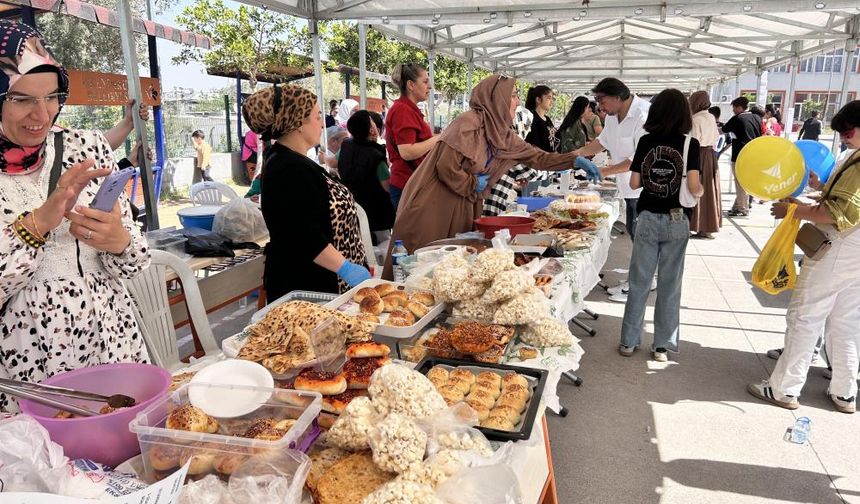 Depremzede öğrenciler bahar şenliğinde eğlendi