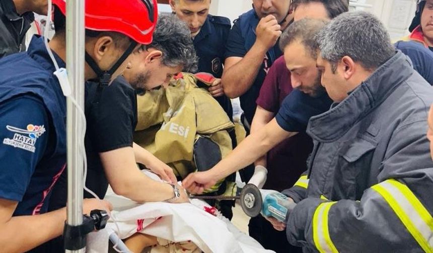 Çocuğun beline demir saplandı