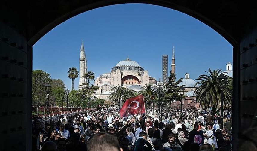 Türkiye'ye en fazla turist İran ve Rusya'dan geldi
