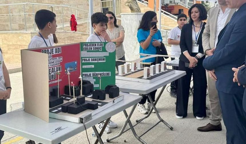 Hatay’da TÜBİTAK 4006 bilim fuarı açıldı