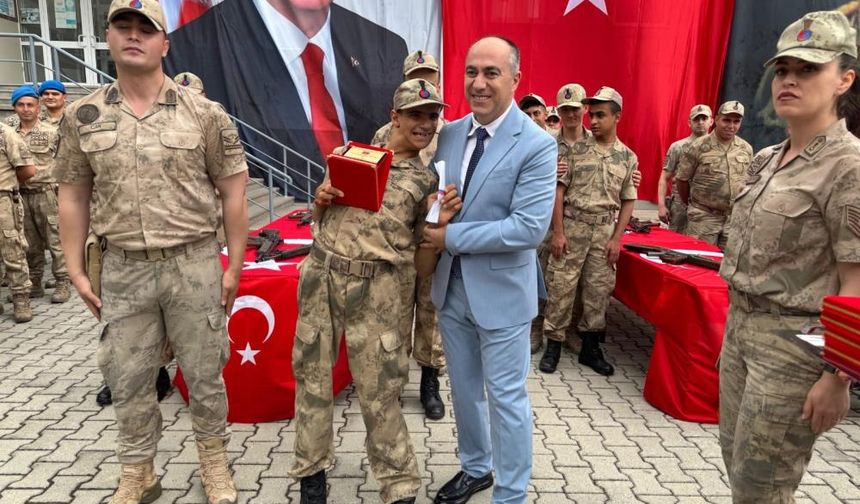 Kamuflaj giyen engelli gençler yemin etti